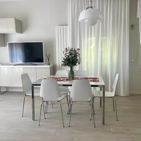 Stunning 300mt By The Sea Dei Marmi Forte dei Marmi