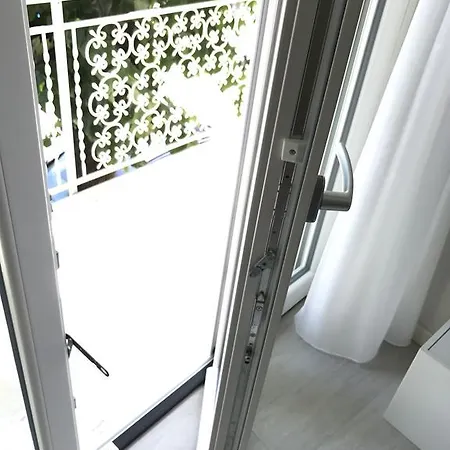 Apartment Stunning 300mt By The Sea Dei Marmi
