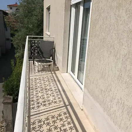 Stunning 300mt By The Sea Dei Marmi Lägenhet