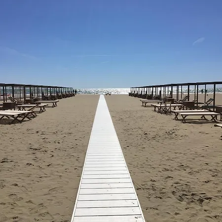 Stunning 300mt By The Sea Dei Marmi Apartman Forte dei Marmi