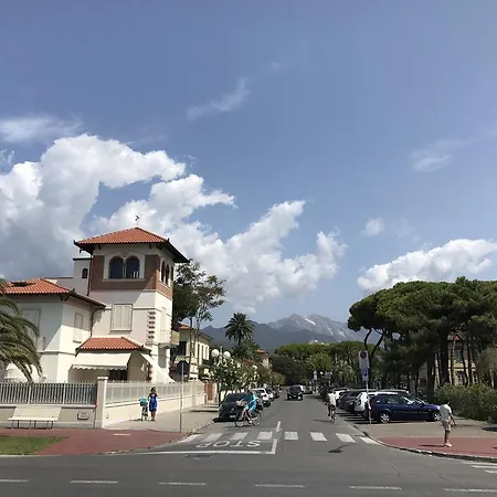 Stunning 300mt By The Sea Dei Marmi *