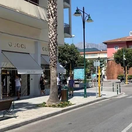 Stunning 300mt By The Sea Dei Marmi * פורטה דיי מארמי